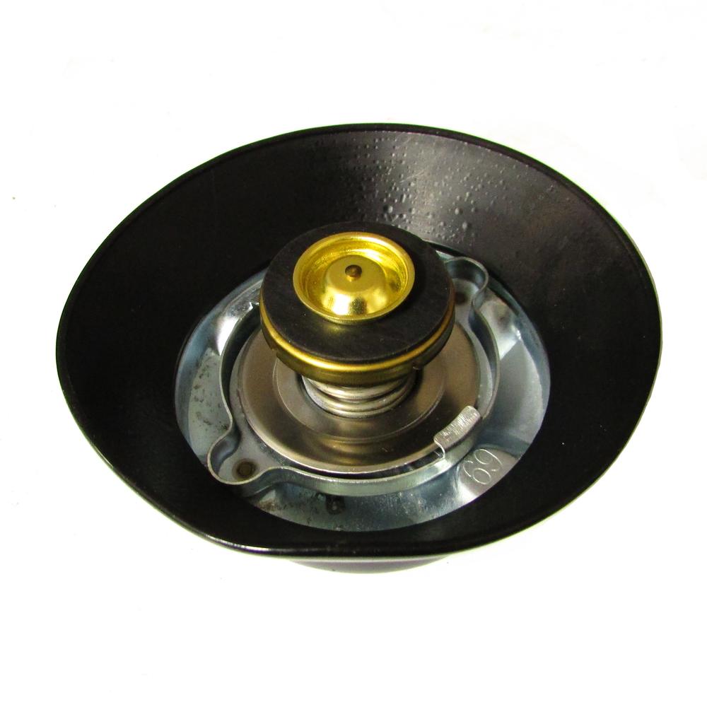 RE24897 Radiator Cap – Fits John Deere – additional image 2